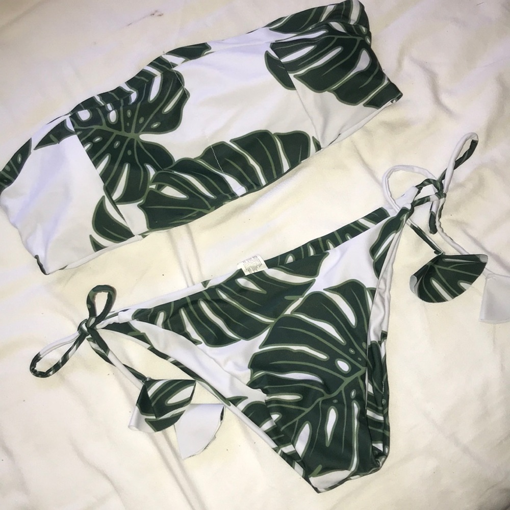 Tropical print bikini